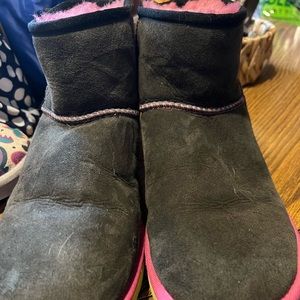 Ugg Australia low rise boots